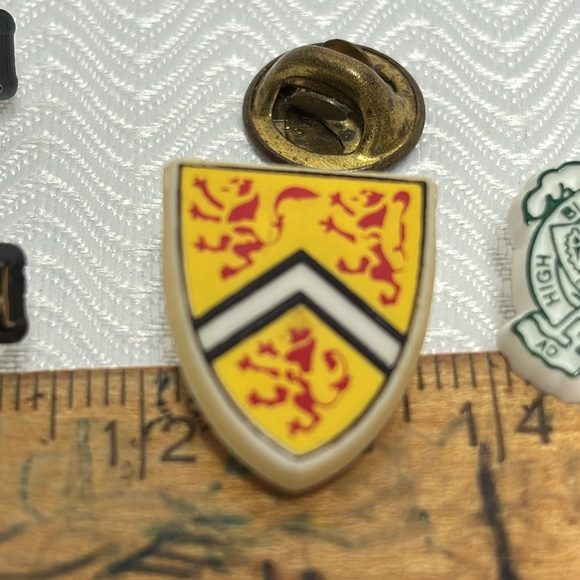 Lapel pins - Picture 9 of 10